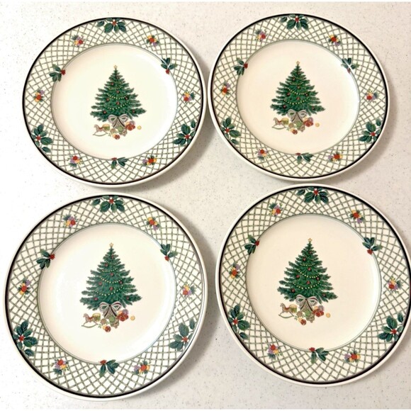 Mikasa Heritage Christmas Story CAB08-Lattice/Tree- Set of 4 Salad Plates 8 1/2" - Picture 1 of 6